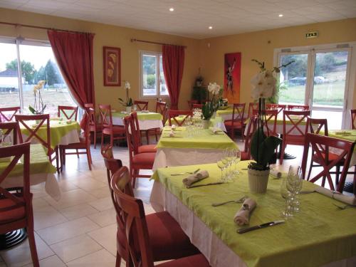 Restaurant, Hotel Le Colombier in Larche