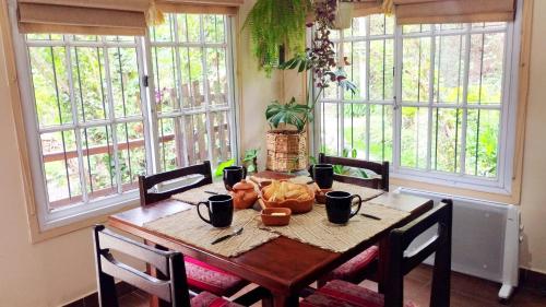 Food and beverages, Entre Arboles in Barrio Cuyaya