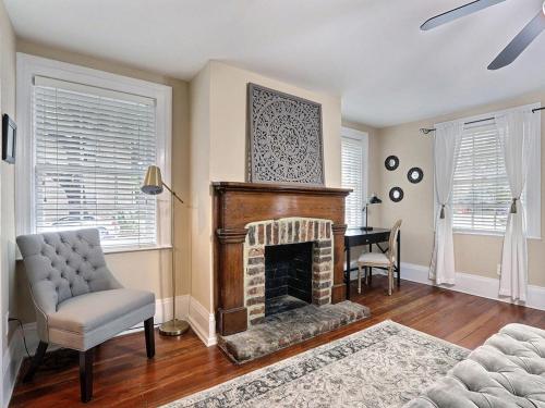 Forsyth Park Avenue Haven - image 13