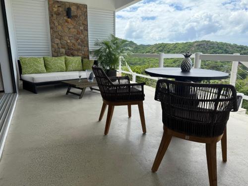 Varanda/terraço, Dove at Galley Bay View in Five Islands