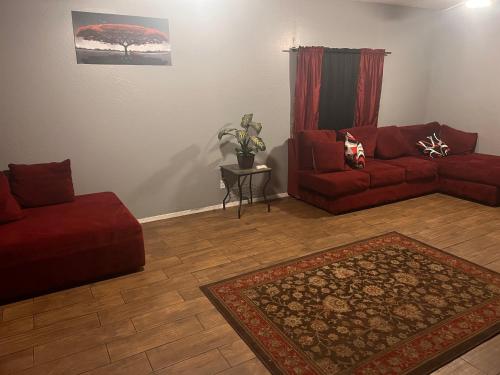 Facilities, West Valley King Room 94th in West Phoenix