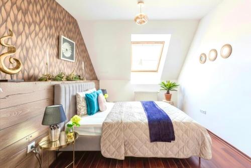 Velvet Sky Residence - InnerTown & Garage - image 9