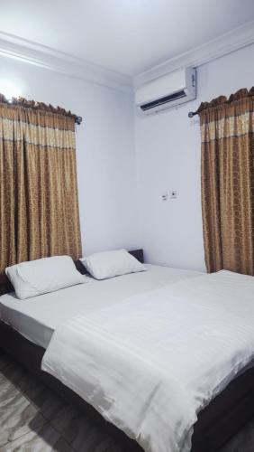 Dominion Apartment and Guest House – khách sạn tại Ogijo