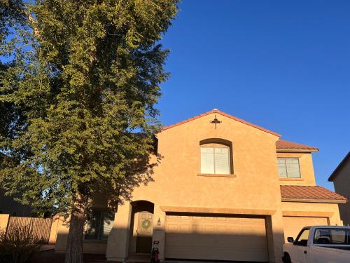 Exterior view, West Valley King Room 94th in West Phoenix