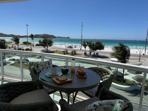 Apto Beira Mar Pé na Areia - 4 quartos - Praia do Forte - Cabo Frio - Alto Padrão – khách sạn tại Centro