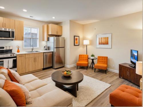 Venice Beach ENTIRE HOME Getaway Steps from the Ocean Marina and Boardwalk