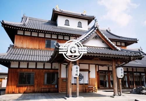 鈴籠城 城の間 ダブルベッド2台 二段ベッド1台