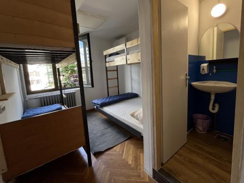 Chillton hostel - image 5