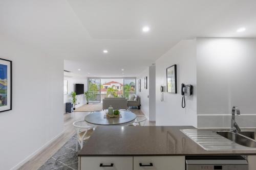 Sadržaji, Luxury Spacious 3 Bedroom Apartment - Gold Coast in otok Hope 