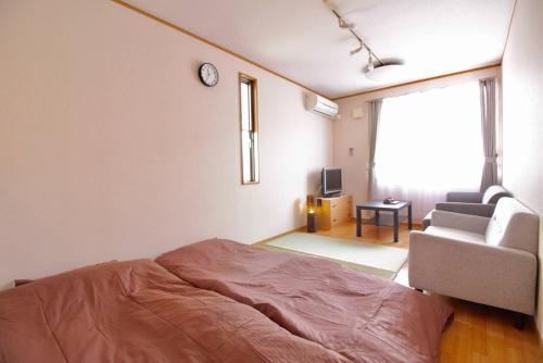 A01 14-minute walk from Hanamura Station, lovely duplex with terrace!