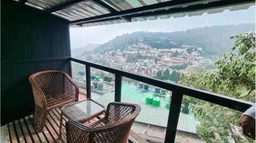Naini Hill View and Lake Stays in Nainitalas