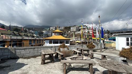 Varanda/terraço, Tsewangs Bed & Breakfast Homestay in Tawang