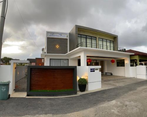 Leisure29 Suites – khách sạn tại Teluk Cempedak