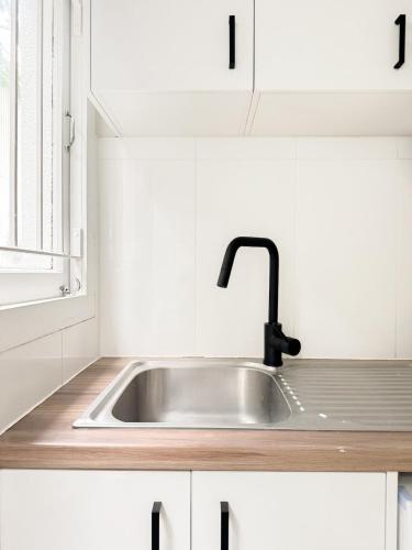 Brisbane CBD - 2BR - Sleeps 6 - Snacks WIFI - Parking in 溫莎