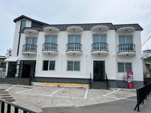 Bonheur - Gangneung-si, Gangwon-do Best Hotels view 4