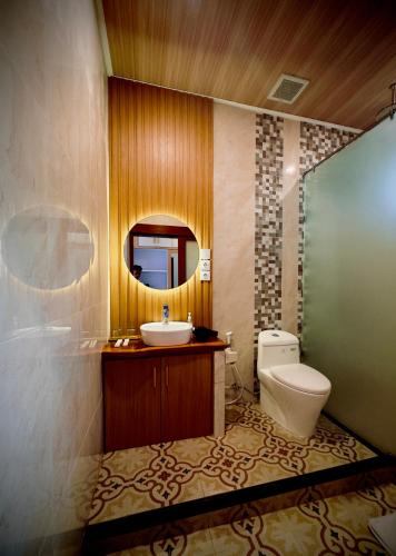 room detail thumbnail 2