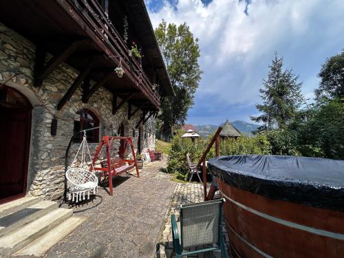 Фасада на хотела, LaConac Lupsa in Lupsa