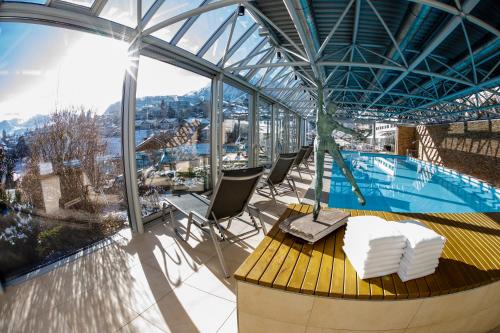 مسبح, Hotel Eden Spiez in سبيز