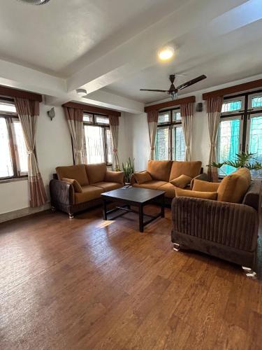 Shanti Apartment 2bhk Thamel 5 Min Walk 2nd Floor - Katmandú
