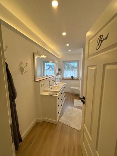 Landhausstubchen 105qm mit Balkon-2 Schlafzimmer-Bad-WC-WiFi-Kaffeemaschine-Waschmaschine-Trockner-F in Eichenzell
