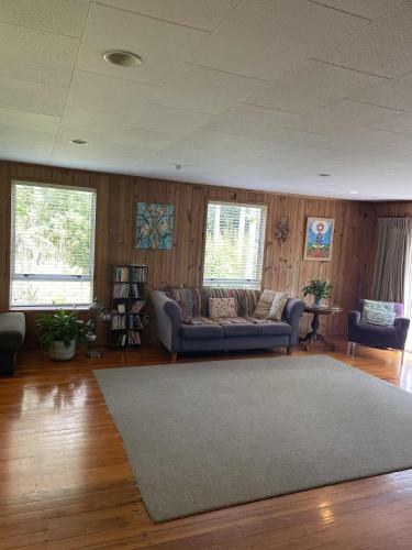 Shared lounge/TV area, Sub Tropical Paradise Retreat in Whangaroa