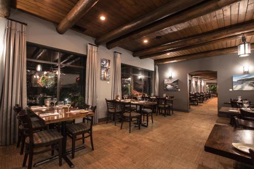 ห้องอาหาร, Tigh-Na-Mara Seaside Spa Resort in ปาร์คสวิล (BC)