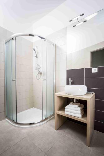 2 bedrooms, 2 beds