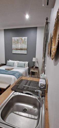 1 queen bed