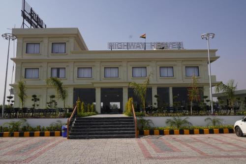 Hotel Highway Heaven