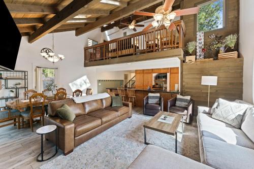 2 Landrise-AC-Hot Tub-4BR/2BA - main image