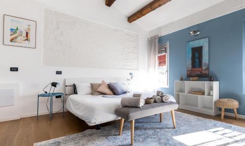 The New Place, Ferrara