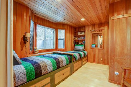 22 Rogue-AC-Hot Tub-4BR/3.5BA - image 12