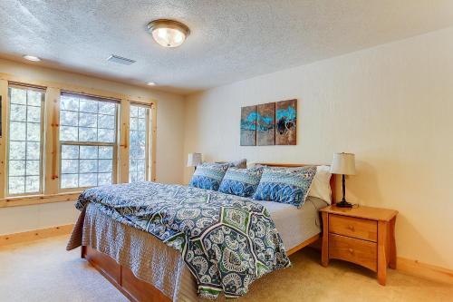 3 Mt. Baker-AC-Hot Tub-4BR/3BA - image 12