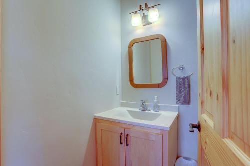 Hutson's Bridgeview **30 Day minimum** - image 12