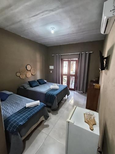 1 double bed, 1 twin bed