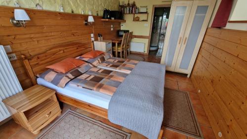 Virág Apartmanház - image 11