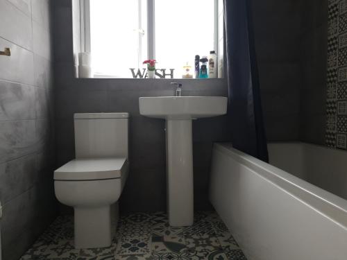 Bathroom, Liverpool Redwood house in Simonswood