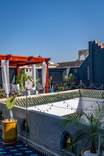 Entire 5 bedroom Boutique Riad with pool and Breakfast included - image 6