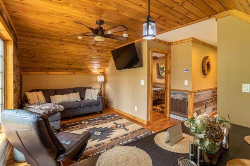 Deerview Cottage at Eagles Nest in Beech Mountain, USA