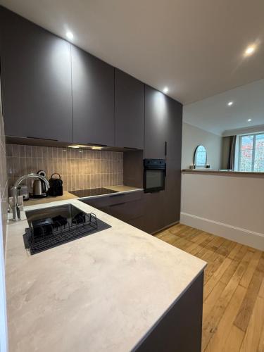 Kitchen, La Suite Haussman in Gueret
