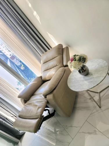 Prime 1BR in Sukhumvit 11  CentralStylishModern - image 14