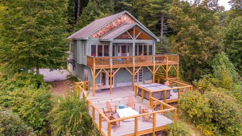 River View Retreat in Boone, USA