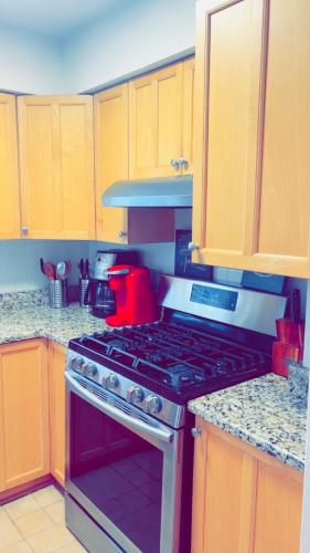 Midtown 2BR Townhouse | Walk to Park, Sleeps 6+ in Ansley Park