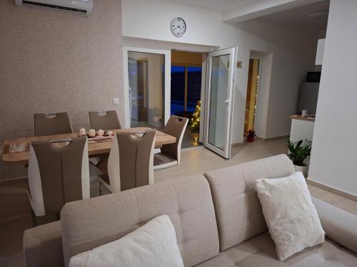 Napsugar Wellness Apartman in Ujudvar