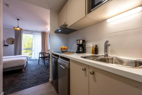 Konyha, Nemea Appart Hotel La Boetie Bordeaux Pessac in Pessac