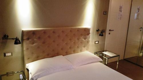 Standard  Double Room image 3