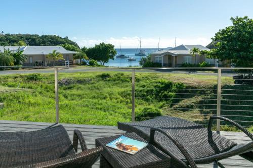 Pirates Villa- Beach view with kayaks for Groups in Cruz Bay