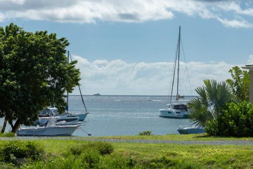 Pirates Villa- Beach view with kayaks for Groups in Cruz Bay