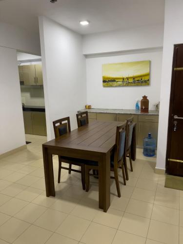 Semi Luxury Apartment in the heart of CMB - image 11
