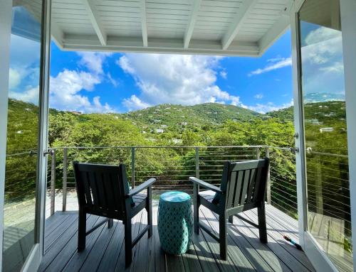 Pond Bay Paradise Villa Ocean Views Beach and Kayaks in Cruz Bay